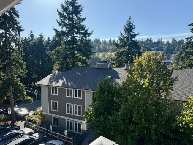 Building Photo - Woodlake Condo!!!