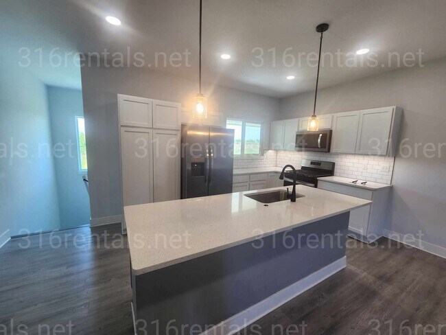 Building Photo - 8729-8731 E Summerside Pl