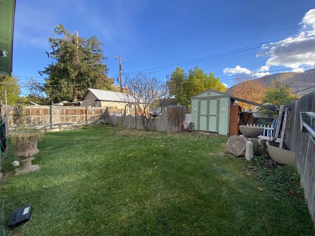 Building Photo - Cozy 2-Bedroom Home for Rent in Chelan, WA!