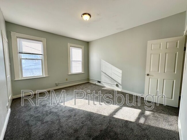 Building Photo - 828 Walbridge St