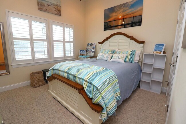 Building Photo - 9505 Monmouth Ave