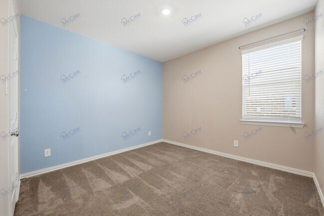 Building Photo - 2528 Starwater Dr