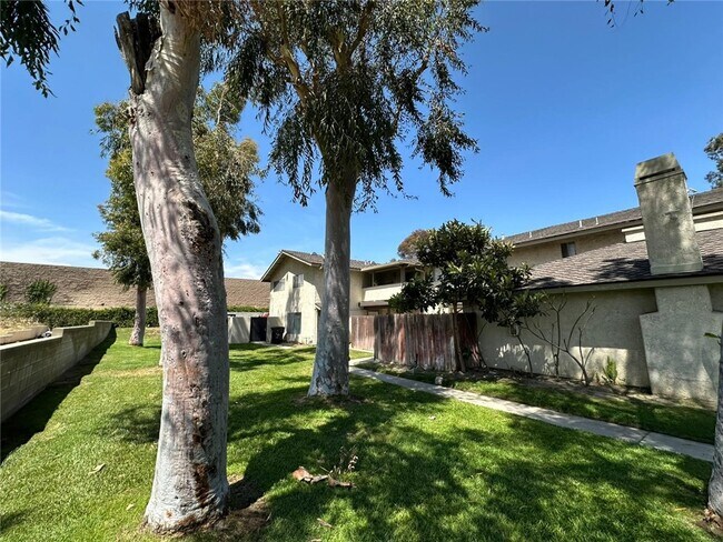 Building Photo - 1501 E Fairfield Ct