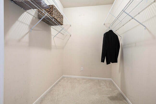Building Photo - 331 Scio Village Ct