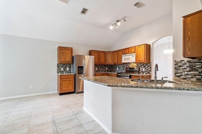Building Photo - 1319 Castlemist Dr