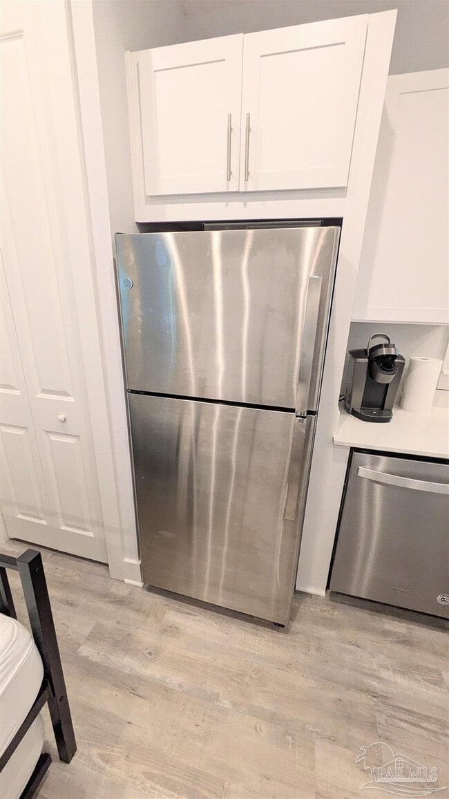 Building Photo - 379 S Clubbs St