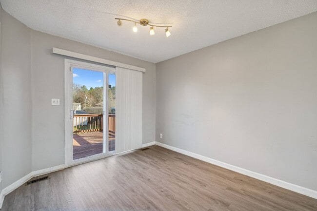 Building Photo - 342 Brook Mead Dr