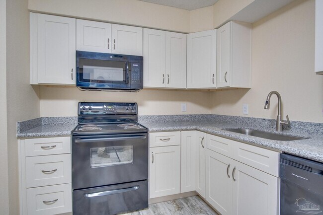 Building Photo - 18 Hillbrook Way