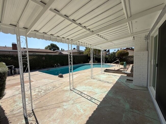 Building Photo - Beautiful 4-Bedroom Home in the Heart of Covina!