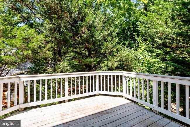 Building Photo - 2202 Sarah Woods Ct