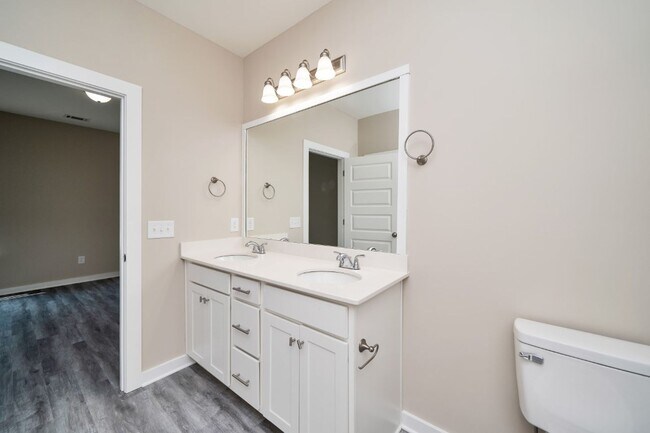 Building Photo - 5505 Blue Jay Cir