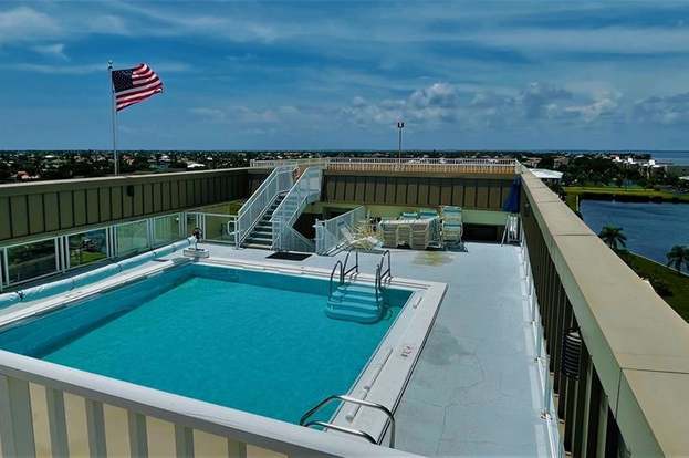 Building Photo - 1500 Park Beach Cir