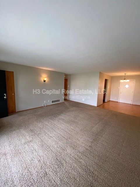 Building Photo - 2818 Yale Dr