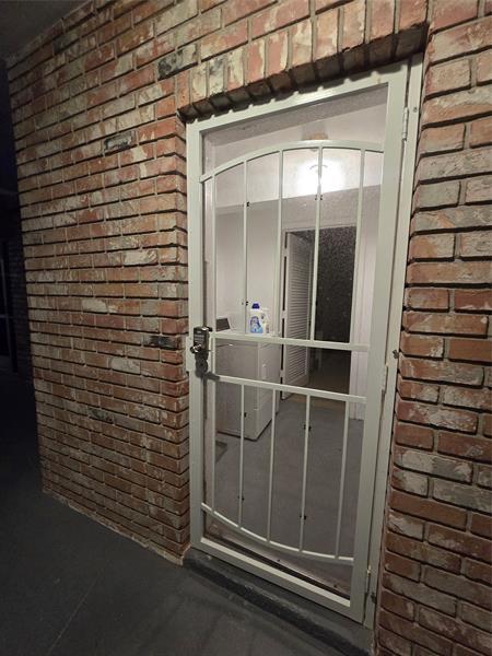 Building Photo - 2109 NE 68th St