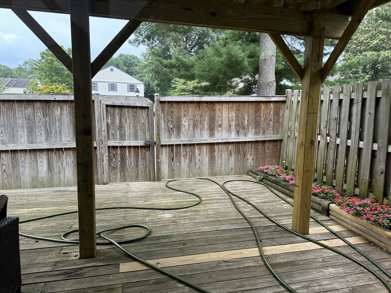 Building Photo - 9501 Draycott Ct