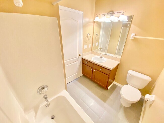 Building Photo - Beautiful Lake View Home in Waterside Estate!