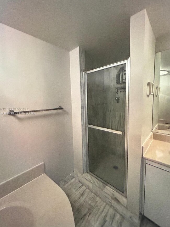 Building Photo - 2000 Towerside Terrace