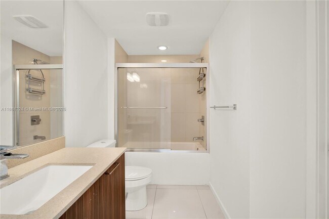 Building Photo - 5300 Paseo Blvd