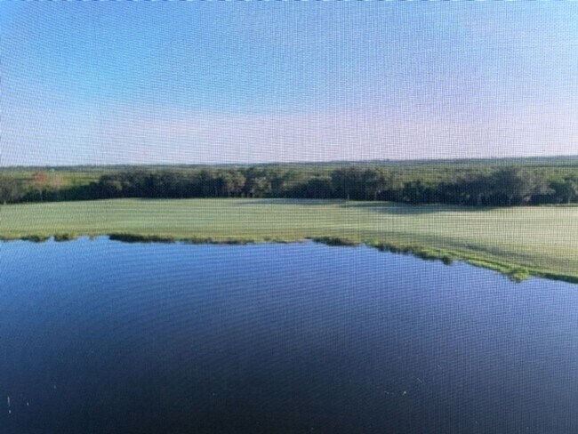 Building Photo - 2026  WINTER RENTAL !! FURNISHED 2/2/ RIVE...