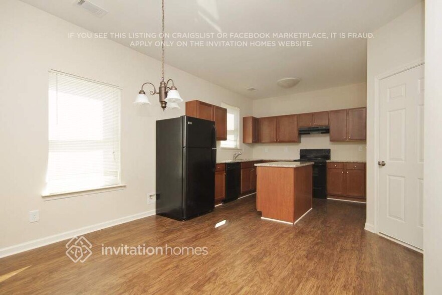 Building Photo - 4253 Violet Way Ct