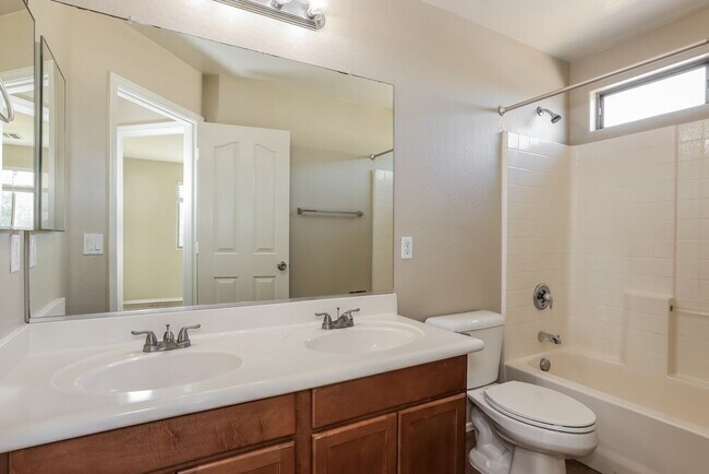 Building Photo - 960 N 168th Dr