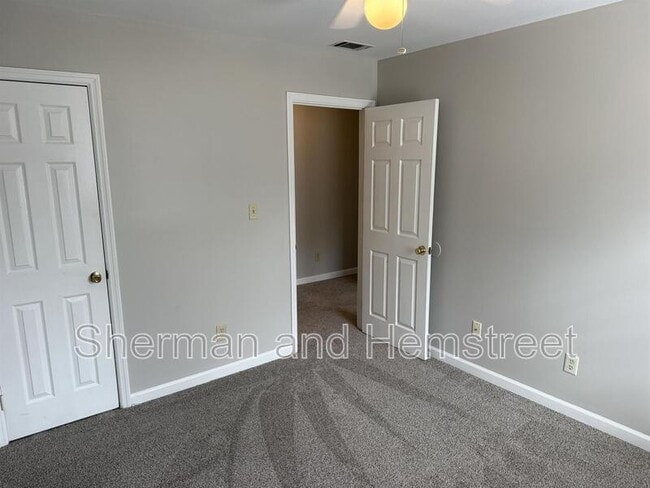 Building Photo - 520 Commons Dr