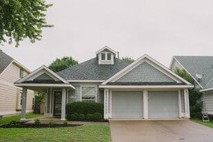 Building Photo - 9908 Half Moon Dr