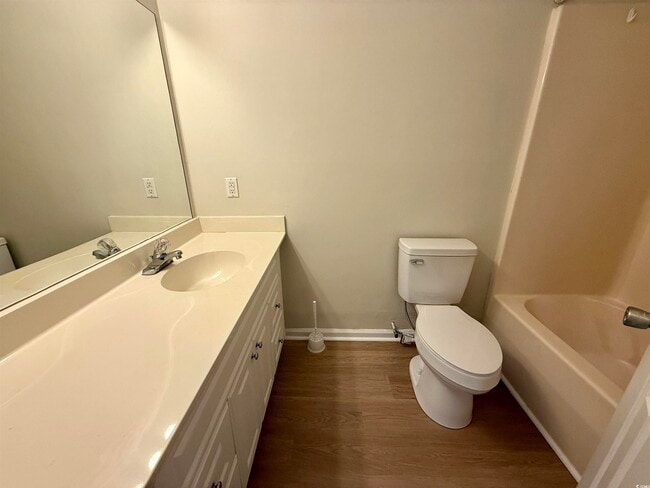 Building Photo - 911 Charles St