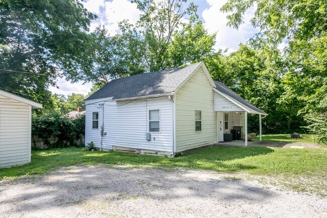 Primary Photo - 1605 Hinkson Ave