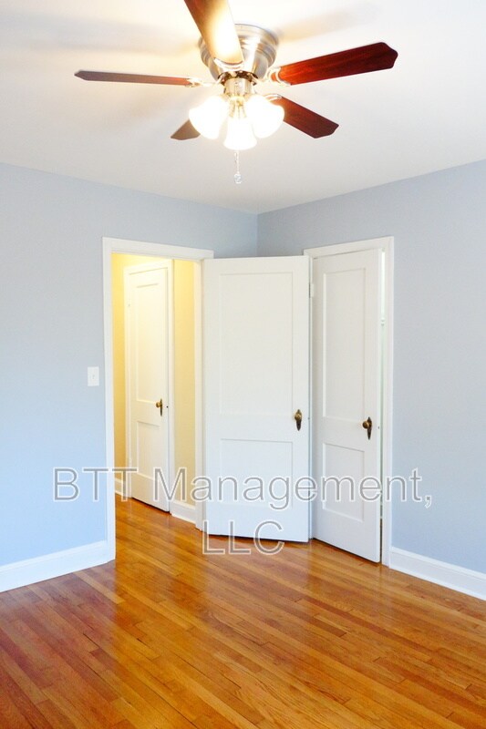 Building Photo - 812 Greenwood Cir