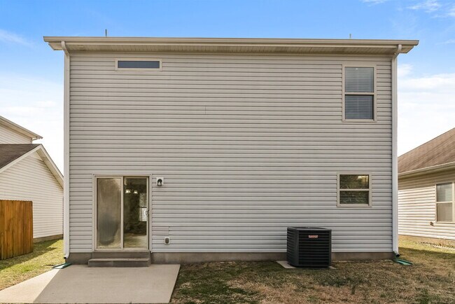 Building Photo - 1913 Warmingfield Dr