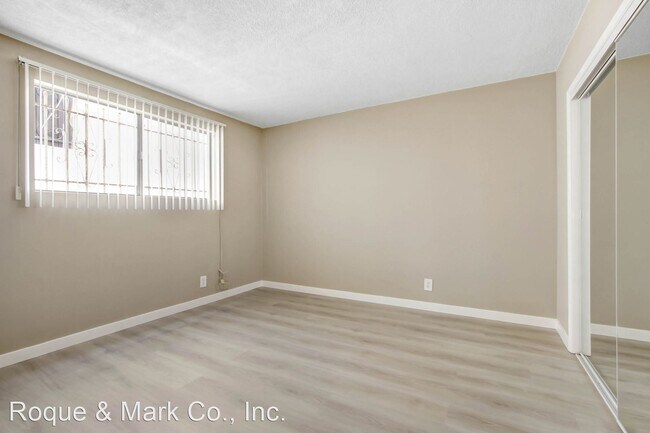 Building Photo - 1 br, 1 bath Apartment - 1234 Wellesley Av...