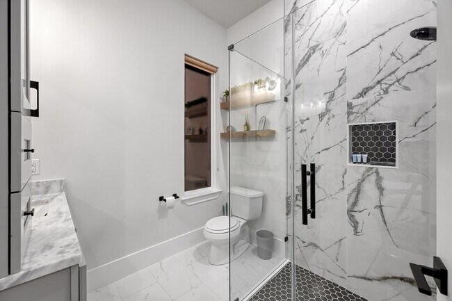 Building Photo - 15937 Stagecoach Rd