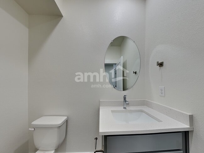 Building Photo - 7688 Mardale Ln