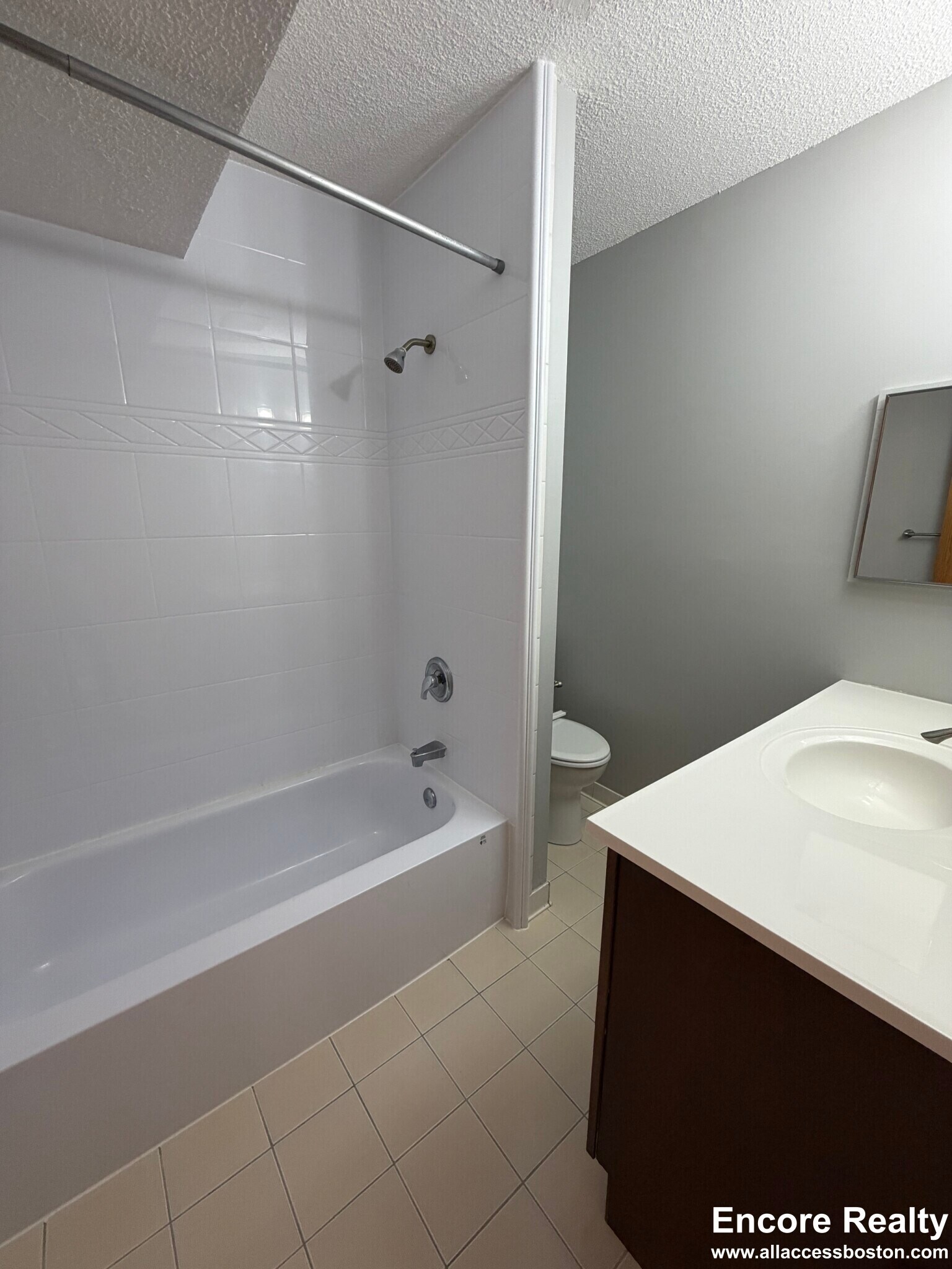 Building Photo - 1751 Beacon St