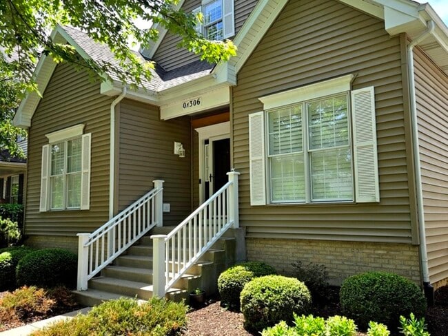 Primary Photo - 0N306 Hilts Dr
