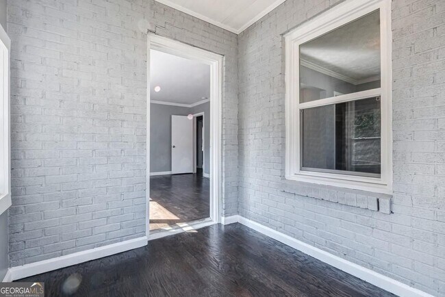 Building Photo - 120 Burbank Dr NW