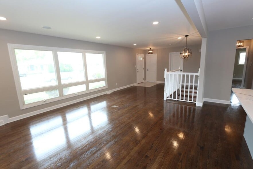 Building Photo - 3511 43rd Pl