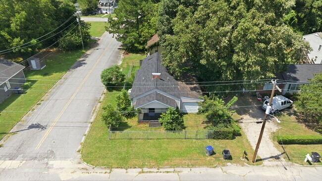 Building Photo - 1124 Clark St