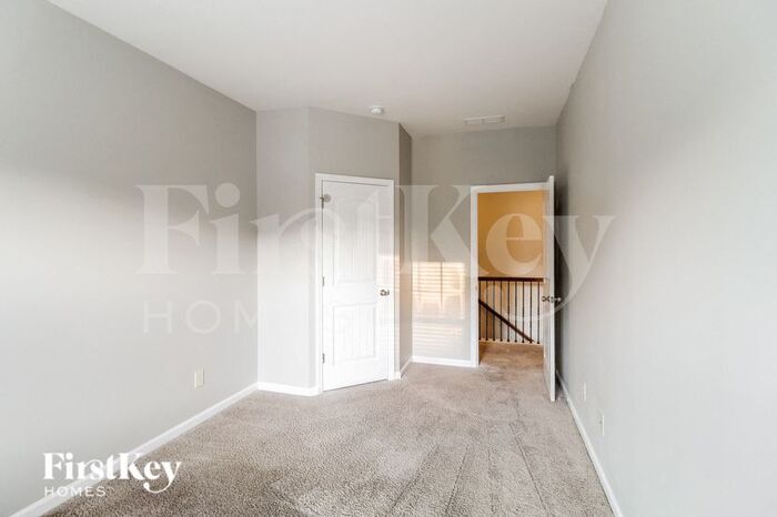 Building Photo - 423 Fredrick Dr