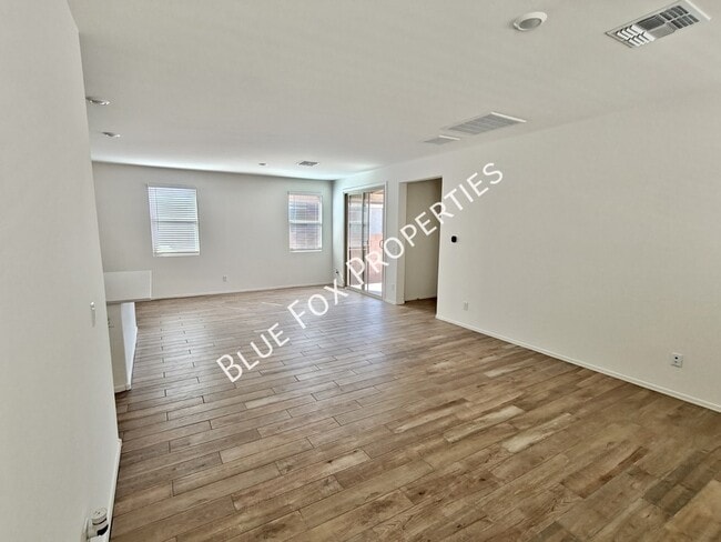 Building Photo - 9251 N Peridot Vis Ave