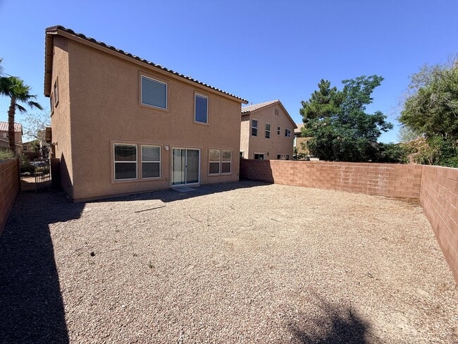 Building Photo - 2416 Cockatoo Dr