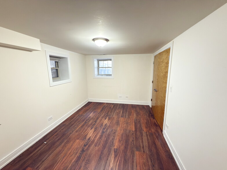 Building Photo - 2835 N Damen Ave