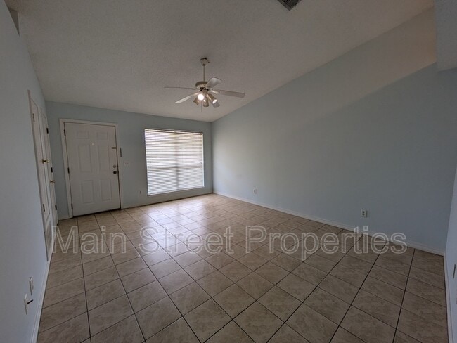 Building Photo - 3359 Greenbriar Circle