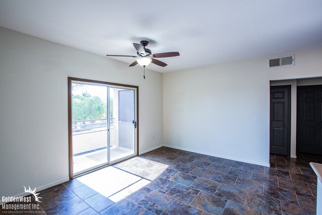 Building Photo - Stylish Upstairs 2Bdm 2Ba Condo in a Desir...