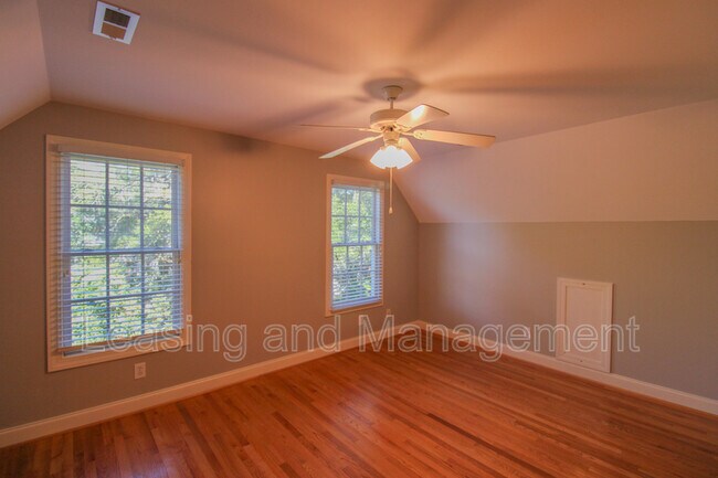 Building Photo - 1666 Back Creek Rd