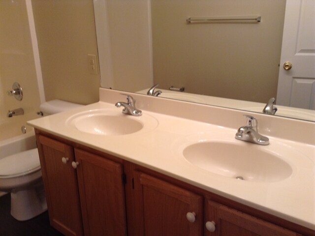 Building Photo - 2209 Springside Ct