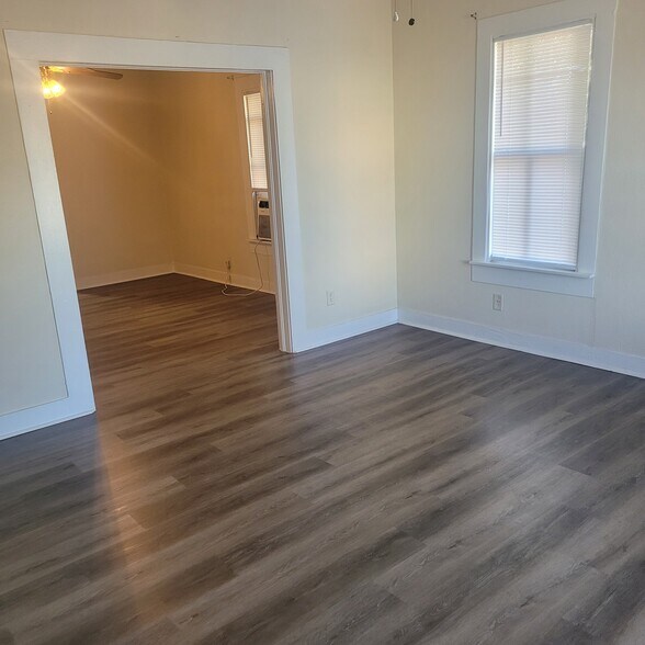 Building Photo - 507 8th St N