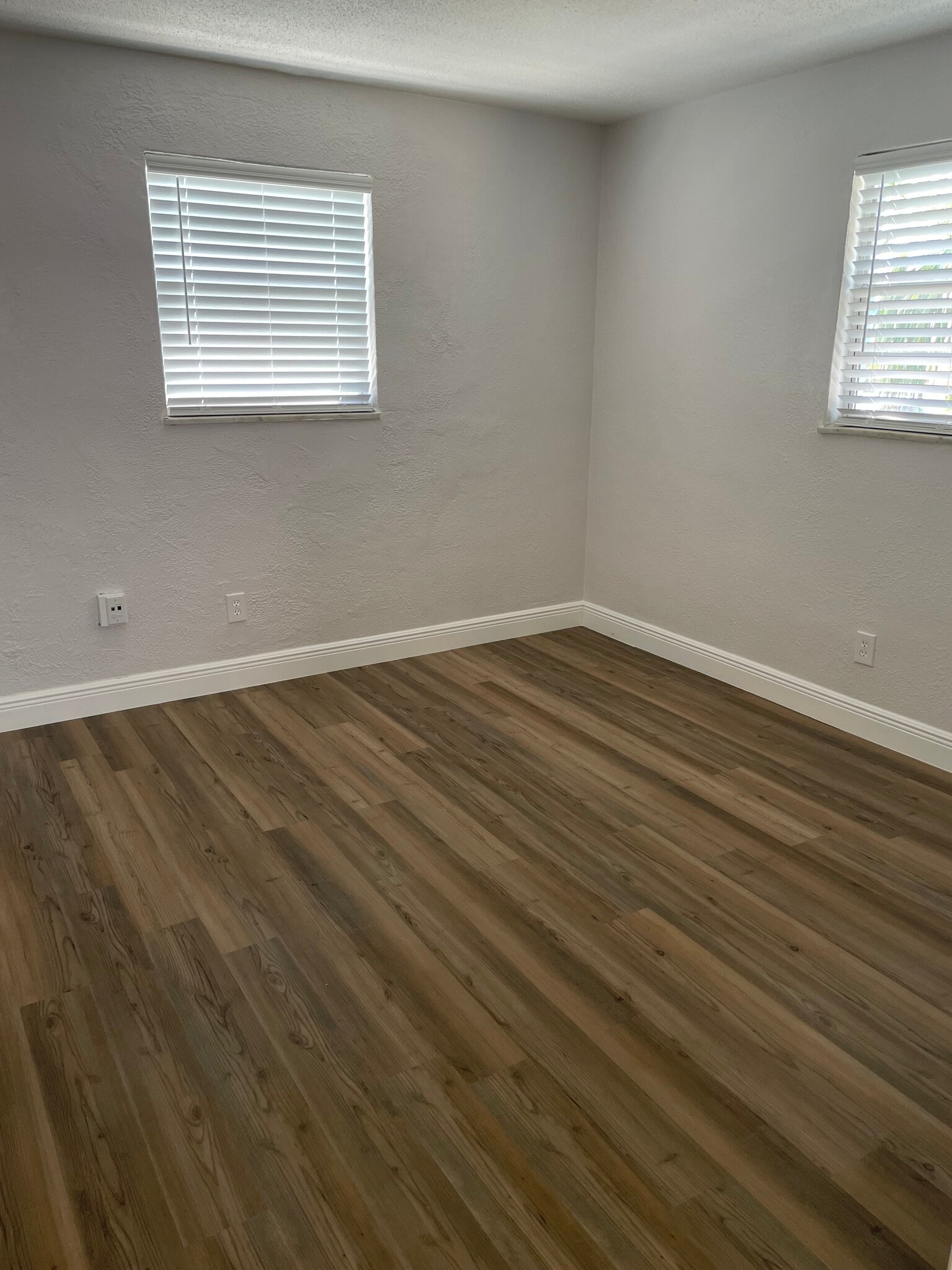 Building Photo - 121 Marcelle Ave