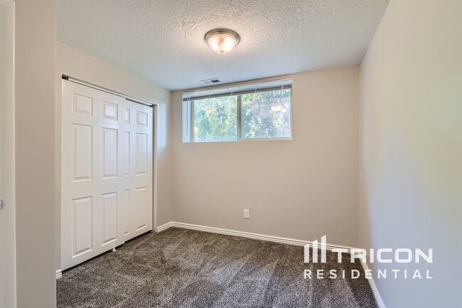 Building Photo - 667 W 2200 N